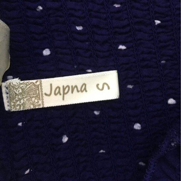 Japna Cropped top  Small Navy blue with white polka dots.   100% Rayon - Picture 5 of 6